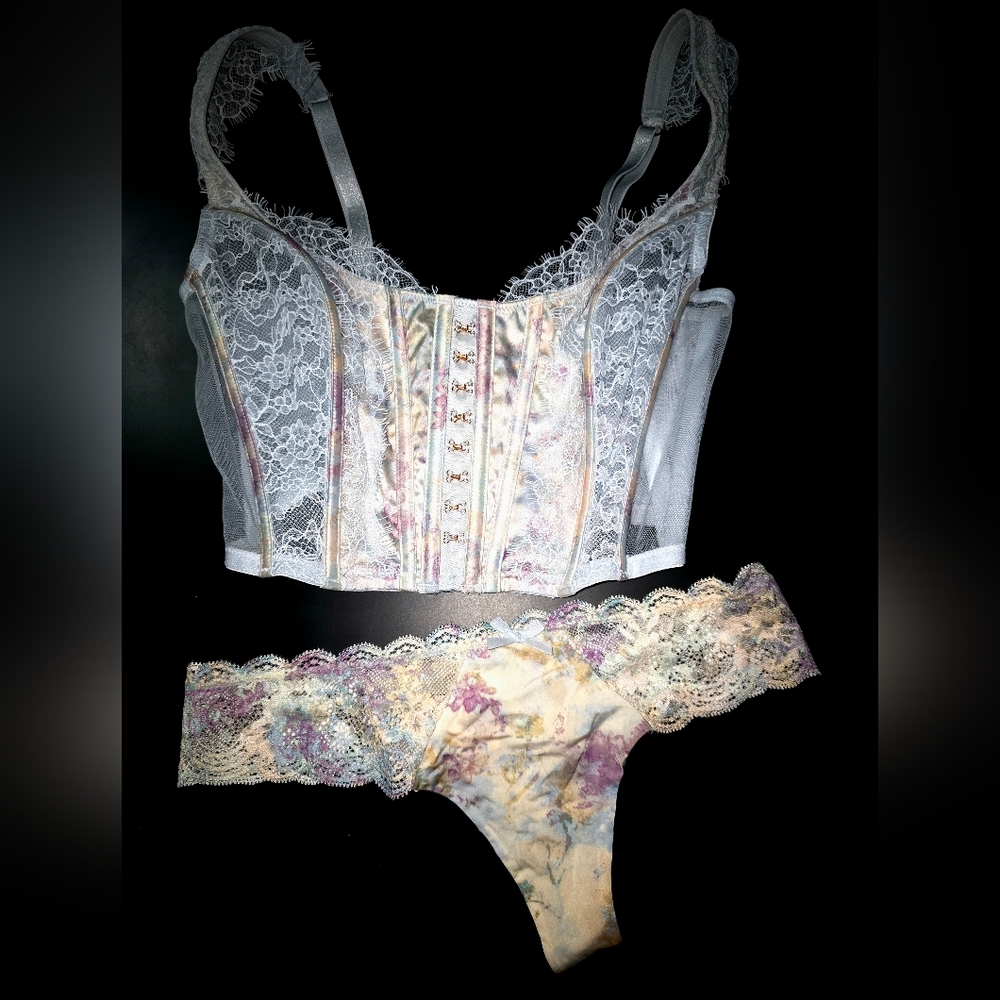 🔹️ Victoria Secret Corset and Thong SMALL 🔹️